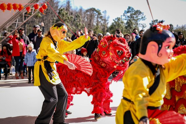 Comment découvrir les traditions de la danse du lion en Chine?